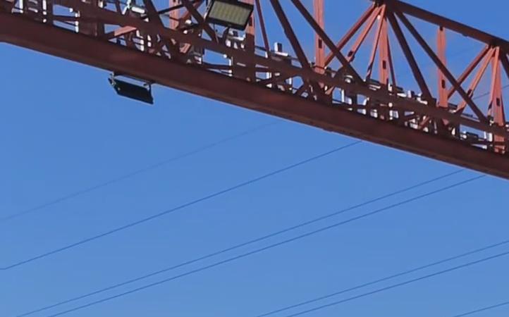 什么是玻璃钢电缆桥架啊？